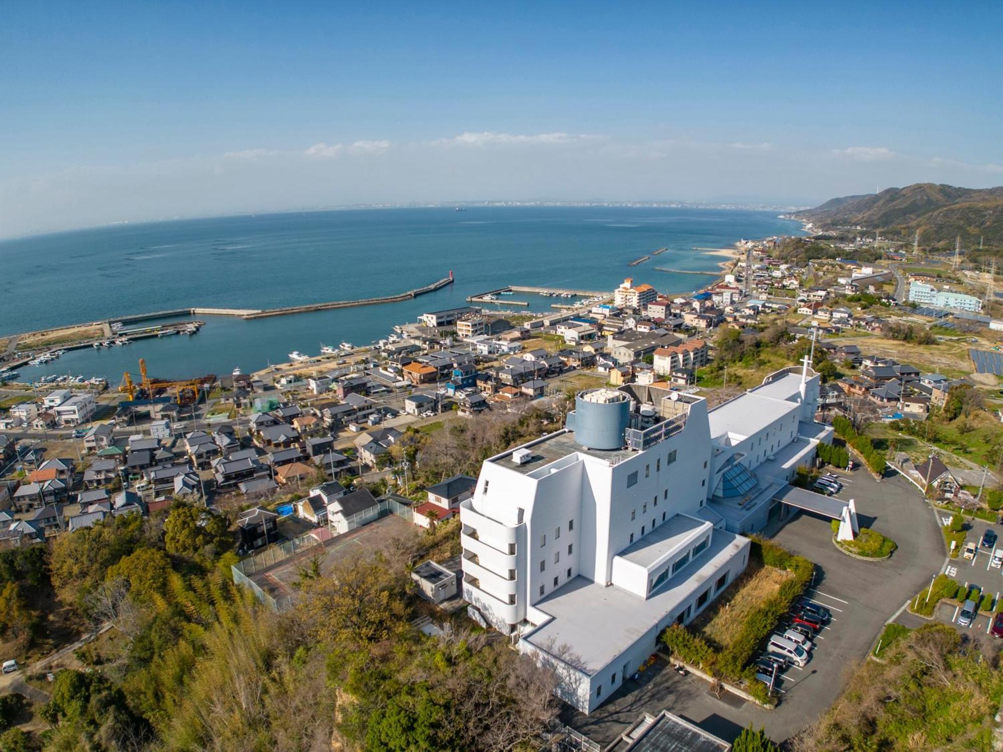 โรงแรมคาเมะนอย อาวาจิชิมา 3* Awaji
