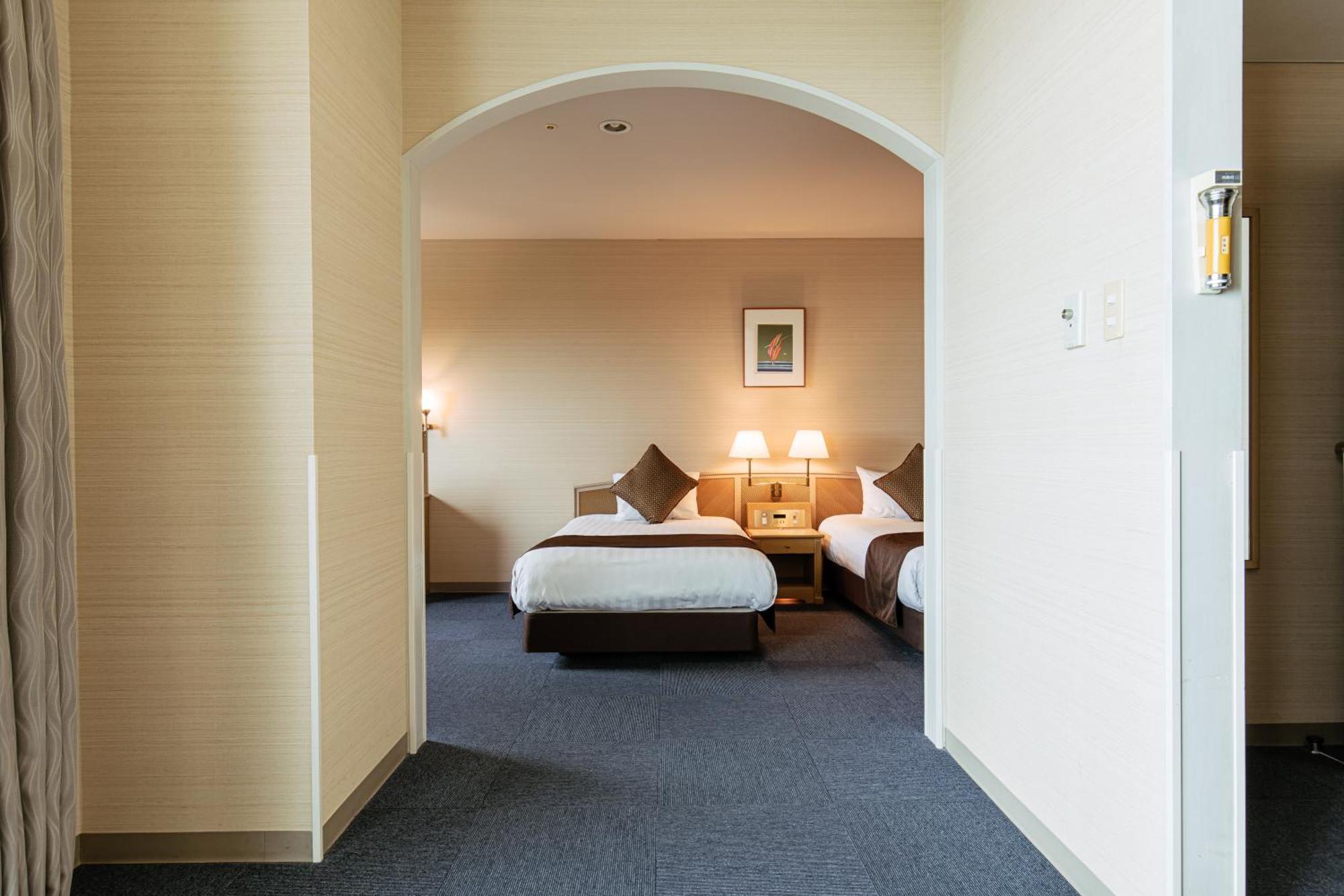 Kamenoi Awajishima Ryokan 3*